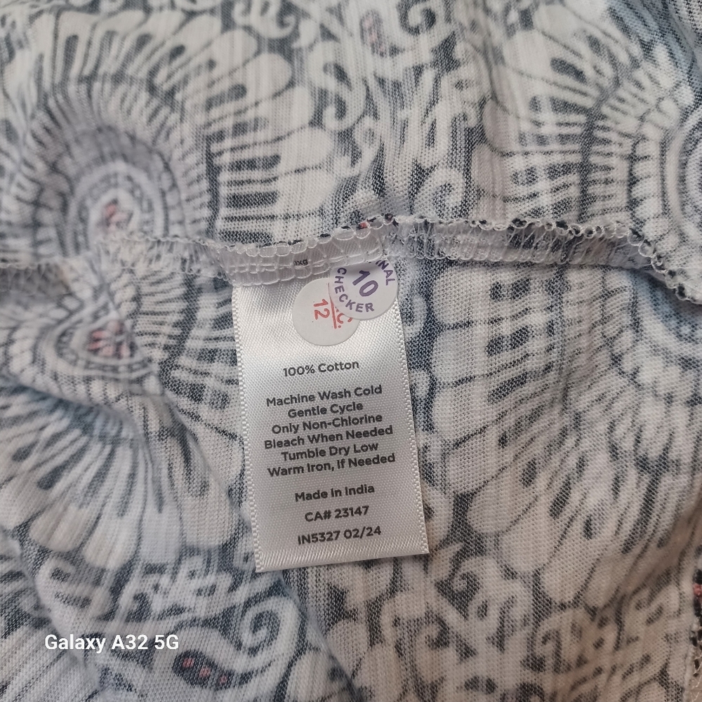 T by Talbots New Women Size LP Black and White Geometric Blouse - Picture 12 of 12